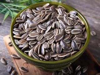 SUN FLOWER SEEDS (STRIPED)